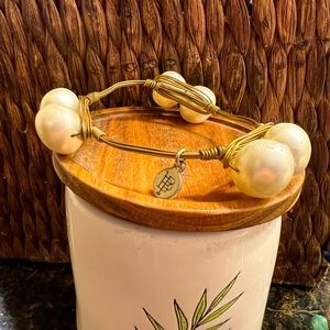 Used Bourbon and Boweties pearl bracelet